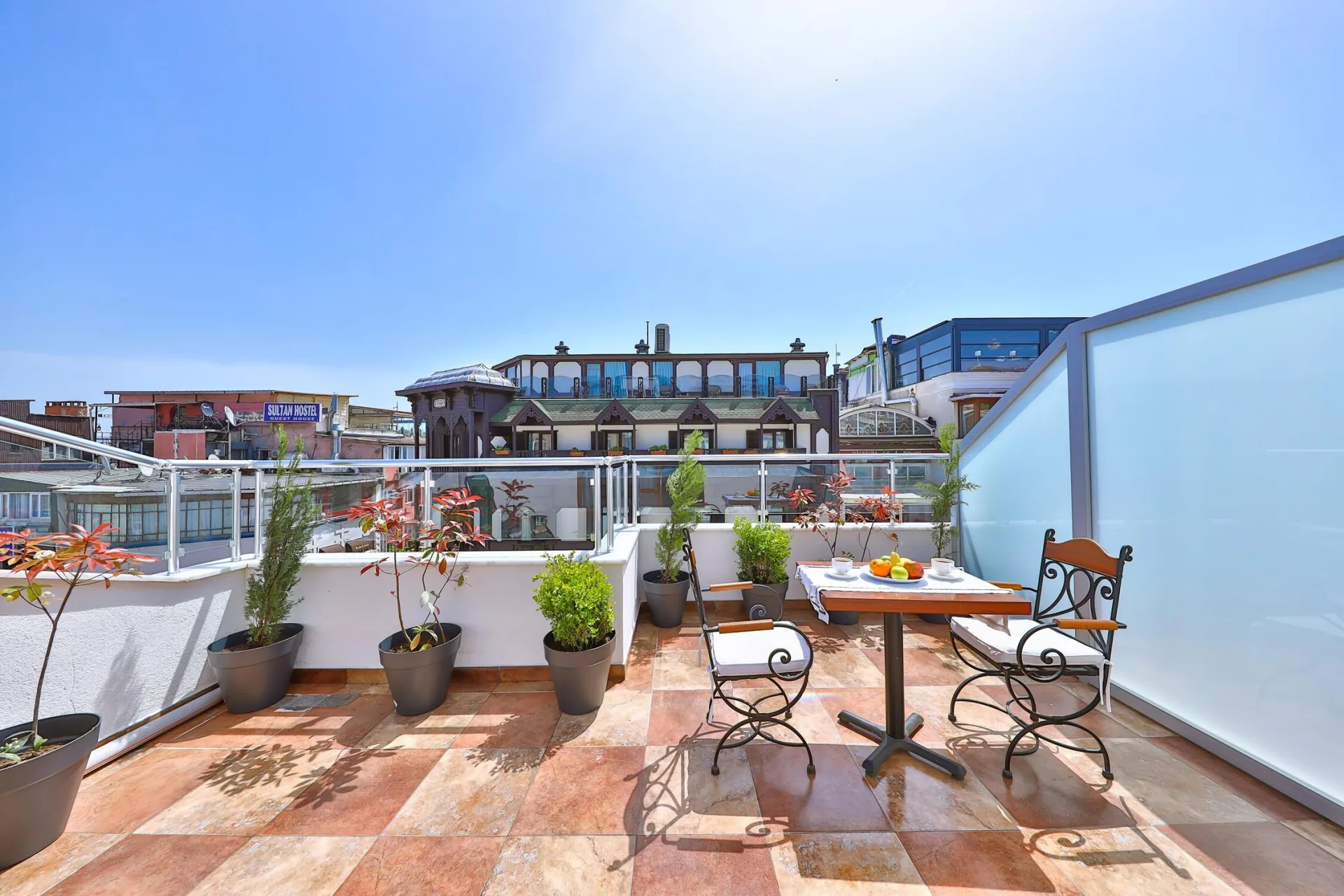 Senatus Hotel